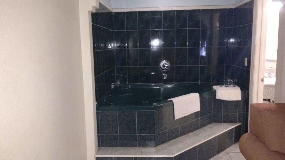 La Petite Rouge Motel Сан-Диего Экстерьер фото