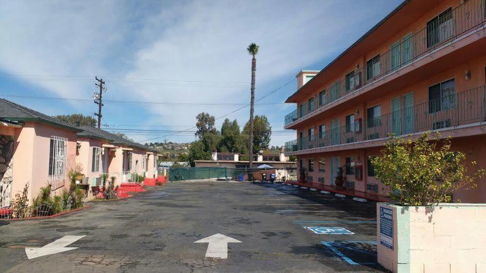 La Petite Rouge Motel Сан-Диего Экстерьер фото